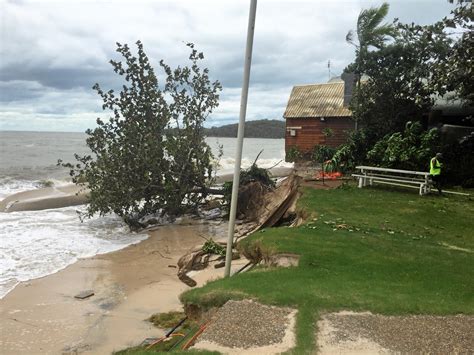 Putney Beach erosion.MorningBulletin | The Courier Mail
