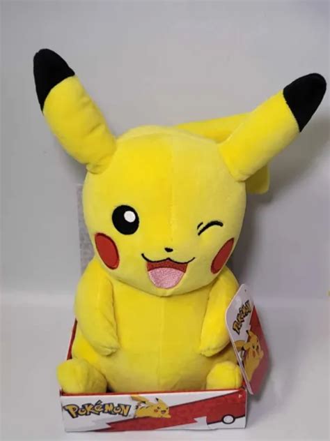 PELUCHE JAZWARES POKÉMON Pikachu Winking clin d oeil 30 cm Neuf EUR 34