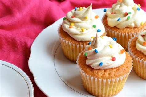 Macadamia Sal Cupcakes De Naranja Y Chocolate Blanco