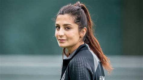 Nadia Nadim I Sorg Min Mor Er Død Billed Bladet