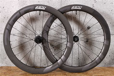 Review Zipp 404 Firecrest Carbon Tubeless Disc Brake Wheelset Road Cc