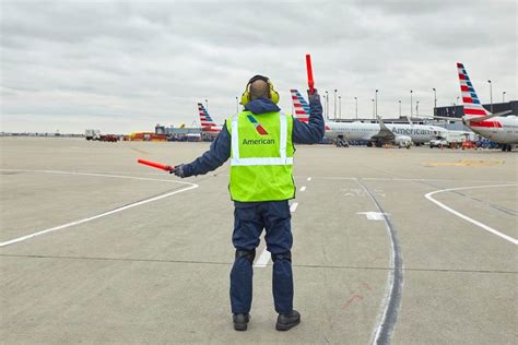 American Airlines Awaits Contract Talks With 35 000 Fleet Workers And