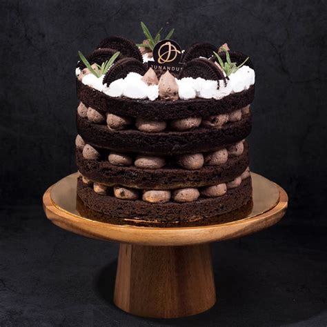 Oreo Chocolate Vegan Naked Cake Junandus