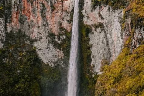 Air Terjun Terindah Di Jawa Barat Wisata Air Yang Indah Dan Memesona