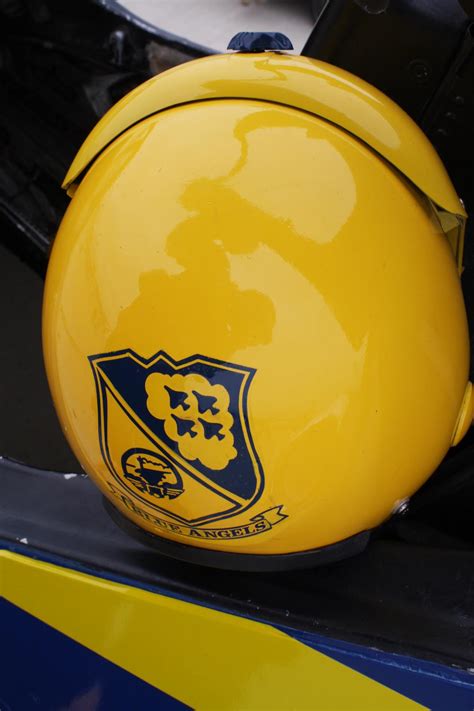 TOUCH&GO AVIATION FANS - Air Force Thunderbirds #5 upsidedown! over