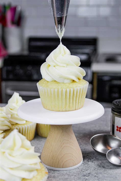 The Best American Buttercream Recipe Ready In 5 Minutes Chelsweets