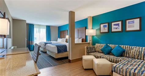 Comfort Suites Las Cruces I - 25 North from $64. Las Cruces Hotel Deals ...