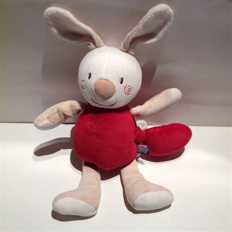 Doudou Lapin Rouge Musical Sucre D Orge 123 DOUDOU