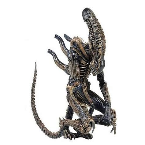 Aliens Brown Warrior Alien Scale Series Action Figure