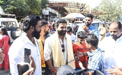 Pics Kantara Star Rishab Shetty Offers Prayers At Siddhivinayak Temple