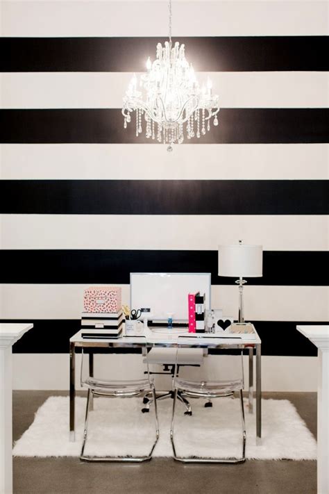 15 Best Horizontal Stripes Wall Accents