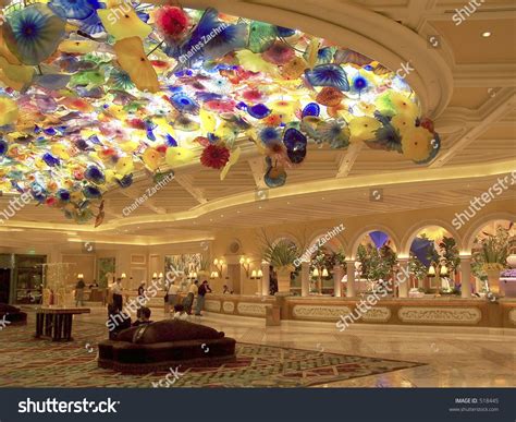 Bellagios Lobby Ceiling By Dale Chihuly Stock Photo 518445 Shutterstock