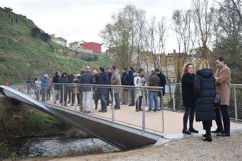 FOTOS Haro estrena la pasarela turística sobre el Tirón