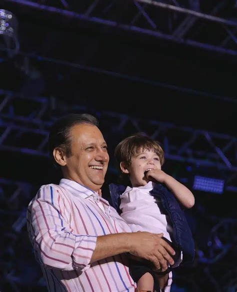 Lucas Lucco Mostra O Filho Na Plateia Do Show Parece O Pai