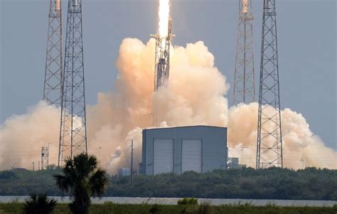 Video La Fusée De Spacex Rate Latterrissage De Son Lanceur Après