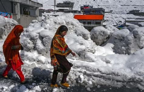 35 të vdekur nga bora e madhe në Pakistan