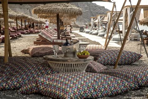 The Best Beach Clubs In Santorini Me Boh Me