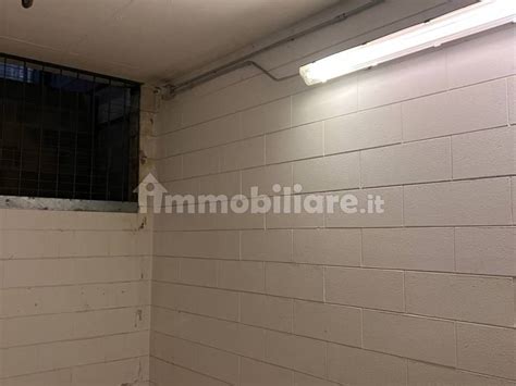 Garage Via Gaetano De Castillia Milan Ref Immobiliare It