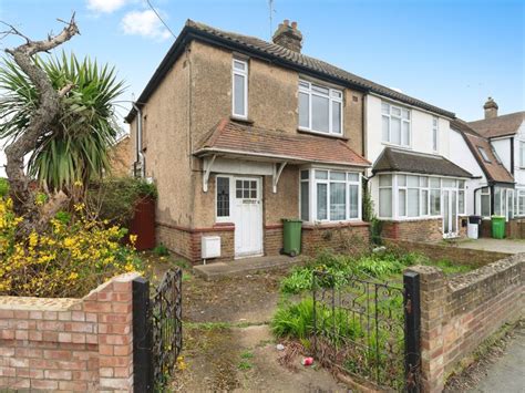 3 Bed Semi Detached House For Sale In Southend Road Rochford Ss4 £