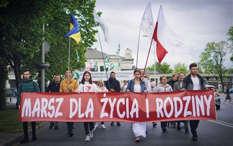 Marsz Dla Ycia W Zawierciu Na Wdzieraj C Si Do Wiata Kultur