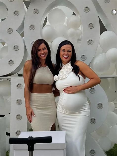 Angie Arizaga Y Jota Benz No Llegan A Un Acuerdo Con El Nombre De Su Primer Bebé Infobae