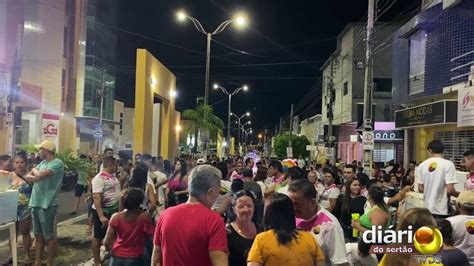 VÍDEO Após dois anos longe da avenida o Bloco dos Imprensados marca a