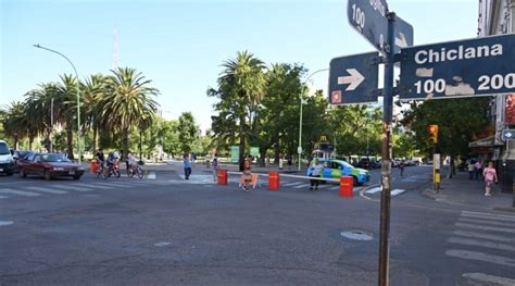 Comenzó la obra de la semipeatonal en la primera cuadra de Alsina De