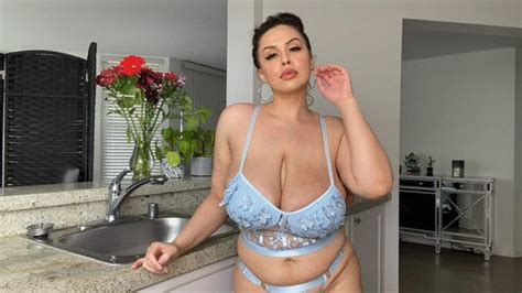 JOI Big Tits Big Ass Spread Pussy Play Solo Latina Milf Gia Blaze