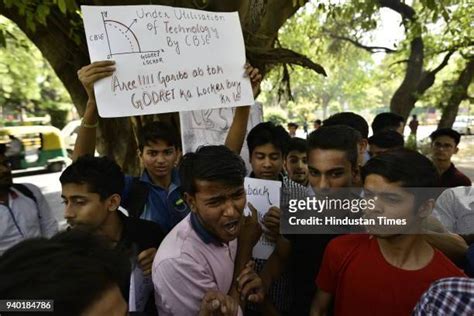 Students Protest Against Cbse Paper Leak Photos And Premium High Res