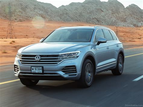 First Drive Volkswagen Touareg In The Uae Drivearabia