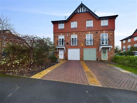 4 Bedroom Semi Detached House Highfield Close Sk3 Property Search