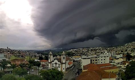 Forma O De Chuva Intensa Em Oliveira Mg Confira O V Deo Exclusivo