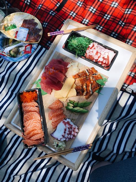 Best Outdoor Picnic Blanket — The Snobby Foodie