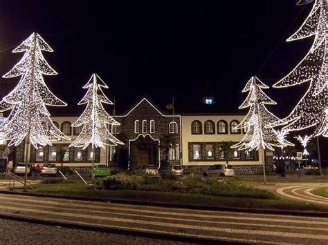 O Leme Imagens Dos A Ores Ponta Delgada Ilumia Es De Natal