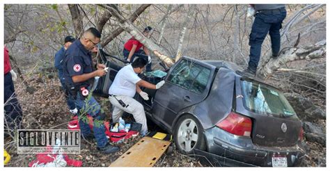 Dos Personas Resultan Heridas Una De Gravedad En Accidente