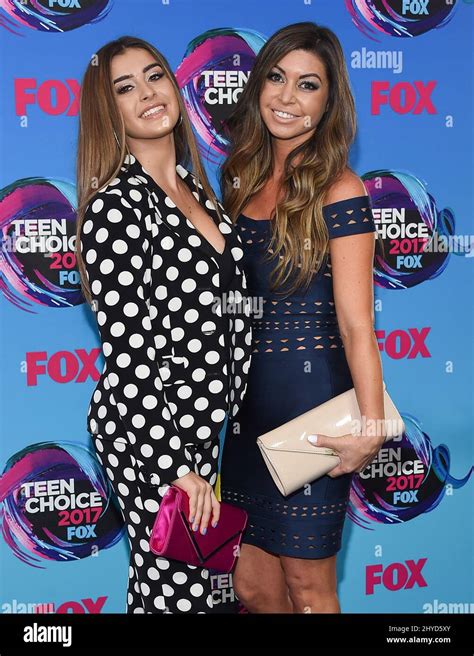 Kalani Hilliker Et Kira Girard Assistent Aux Prix Teen Choice Qui