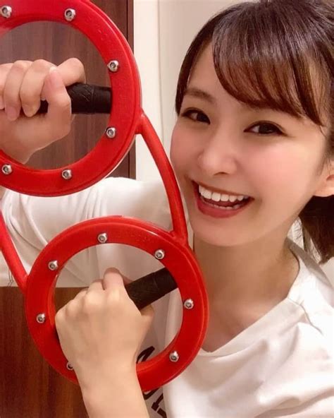 中庄司愛希さんのインスタグラム動画 中庄司愛希instagram「ゴルフの飛距離アップのために《バーンマシン》をお試し 動画はレッド1