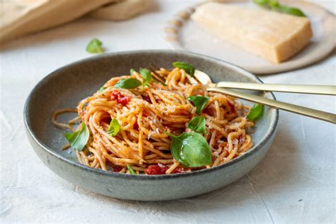 De Ultieme Spaghetti Met Tomatensaus Uit De Hitserie The Bear Culy