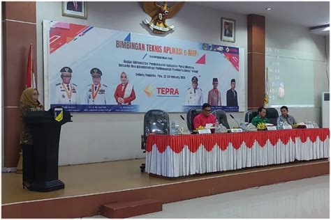 Sekda Provinsi Sulawesi Tengah Buka Kegiatan Bimbingan Teknis Aplikasi