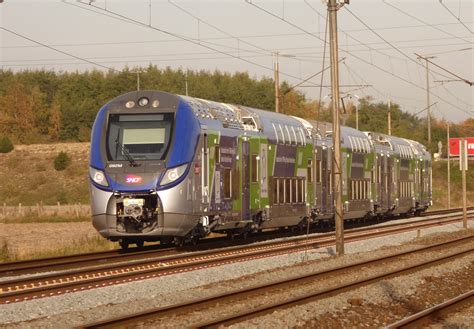 LA PASSION DU TRAIN Regio2N nouvelle livrée Hauts de France sur la 100 éme