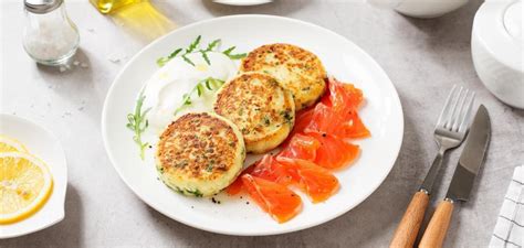 Солоні сирники з сиром сулугуні – рецепт | FoodOboz