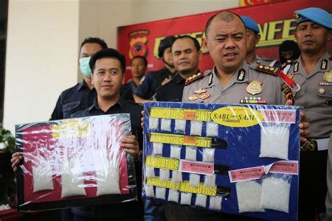 Foto Polisi Ungkap Industri Sabu Rumahan Di Bogor