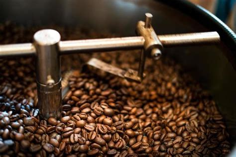 Green Coffee Roasting Stock Photos, Images and Backgrounds for Free ...