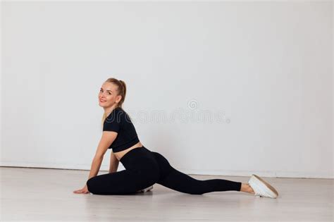 Beautiful Blonde Woman Doing Physical Fitness Exercises Stock Image Image Of Body Exercise