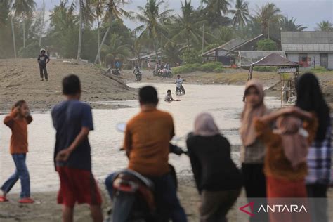 Puluhan Rumah Di Aceh Barat Terendam Banjir Rob Antara News