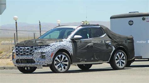 Hyundai Santa Cruz Pickup Spied With Less Camo Than Ever