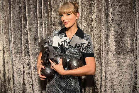 Taylor Swift Wins Big at 2022 MTV EMAs Taking Home 4 Awards