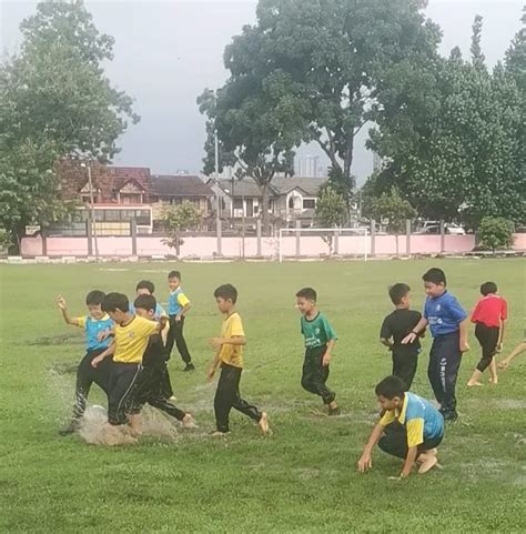 Main di Padang Sekolah: Kisah Cikgu Fadli - Cikgu Mohd Fadli Salleh Online