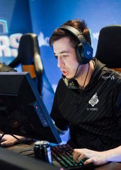 KennyS CS GO Settings Gear Config Crosshair 2025