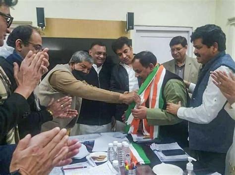 Uttarakhand Polls Expelled Bjp Leader Harak Singh Rawat Joins Congress